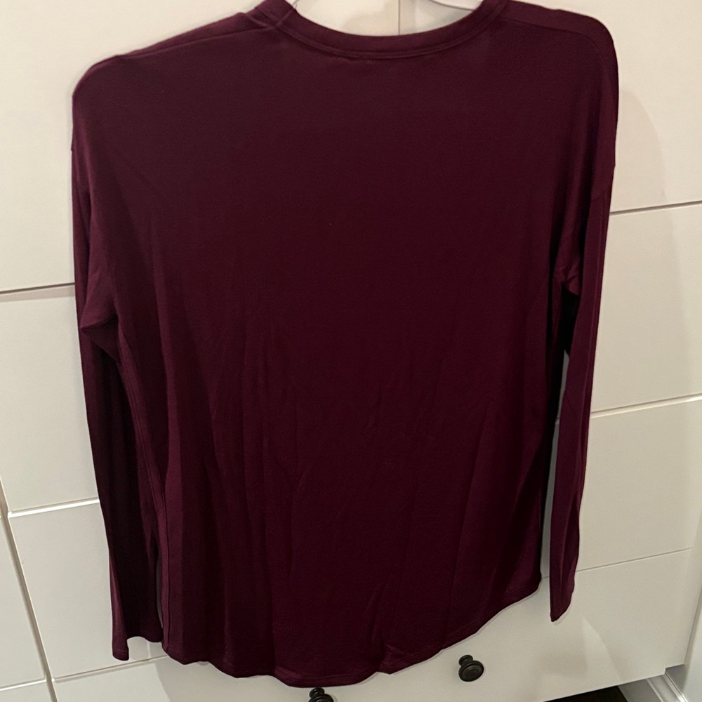 Athleta Deep Maroon Long Sleeve V-Neck Top XS V-neck - Picture 3 of 4